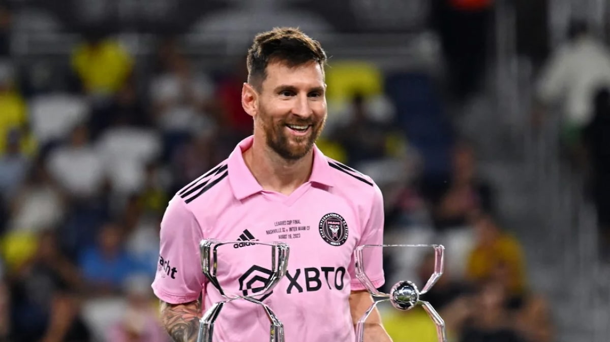 Lionel Messi number 10 player
